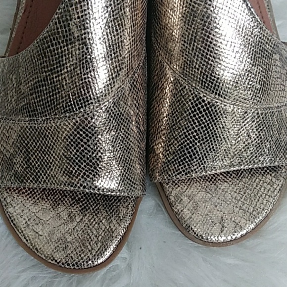 New MATA Cut Out Snakeskin Stacked Heel Sandal - Picture 5 of 7